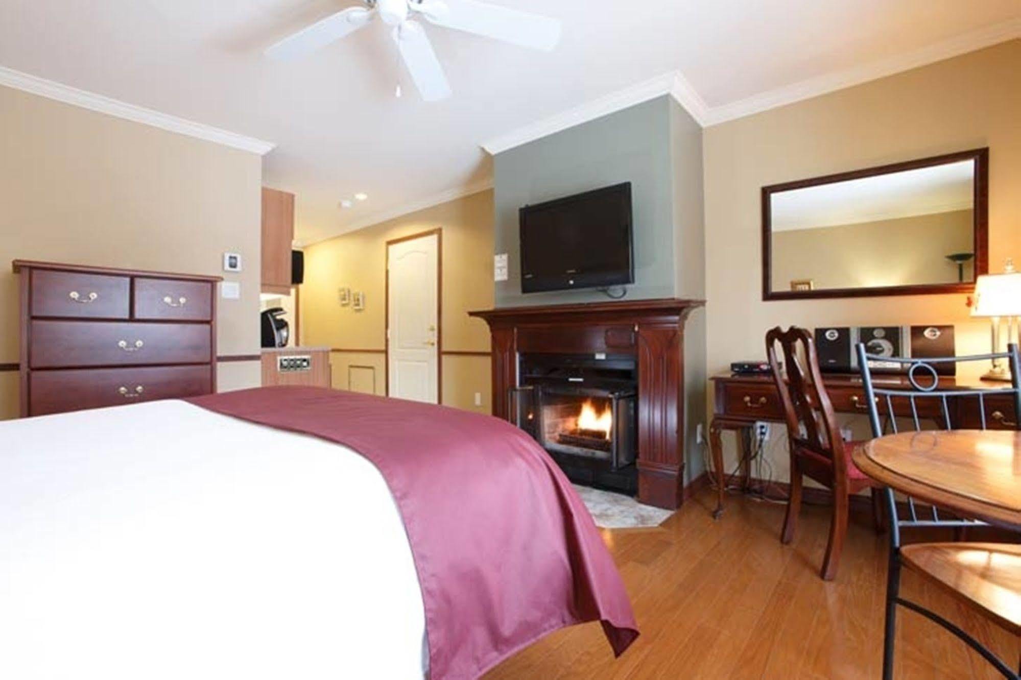 فندق Relais St-Denis Saint-Sauveur-des-Monts المظهر الخارجي الصورة