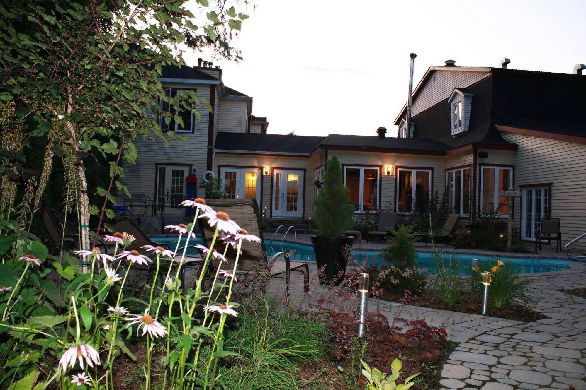 فندق Relais St-Denis Saint-Sauveur-des-Monts المظهر الخارجي الصورة